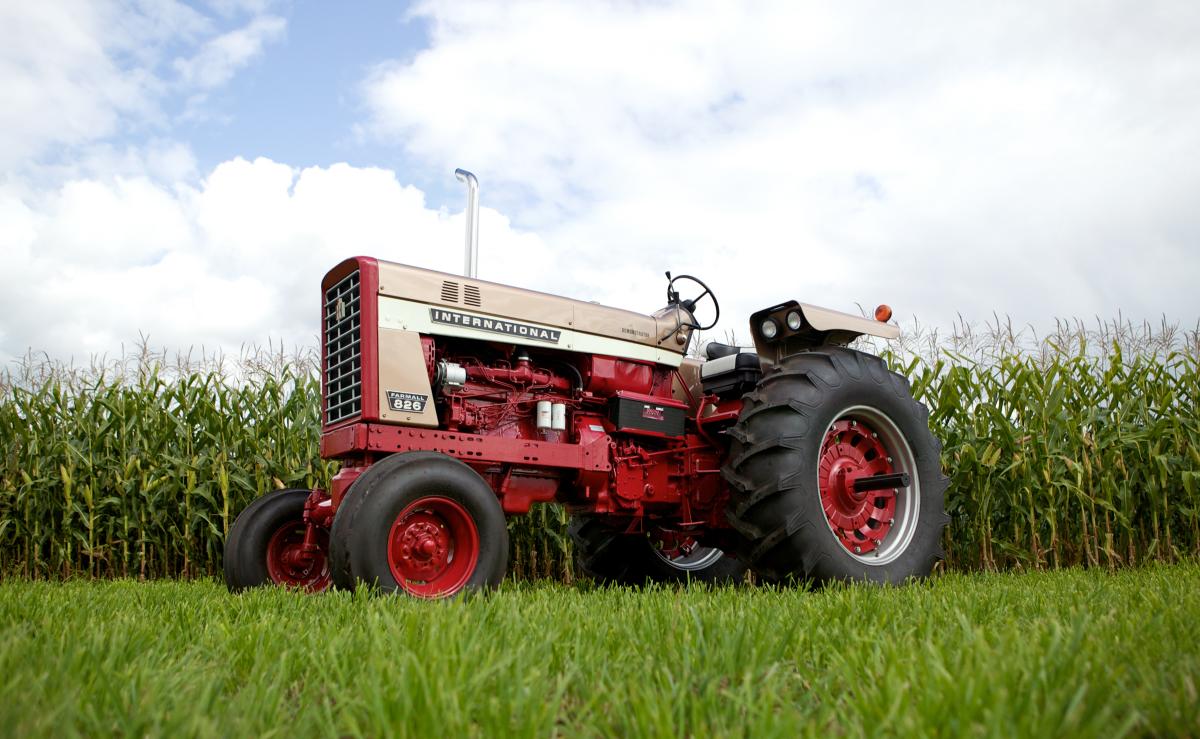 1970 Ih 826 Demonstrator Octane Press