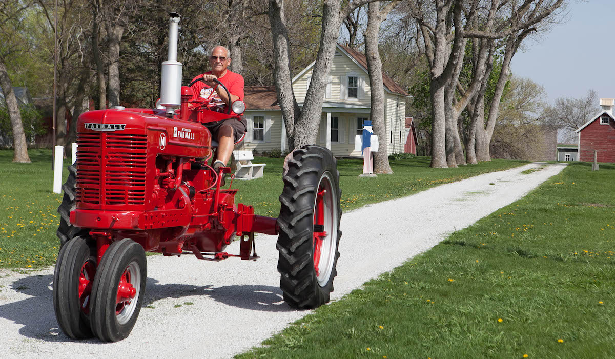 Jerry Mez 1939 Farmall M