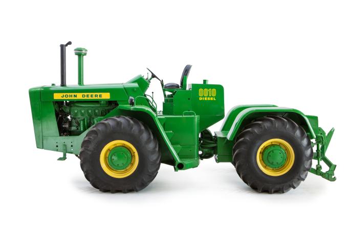 8010 John Deere Side view