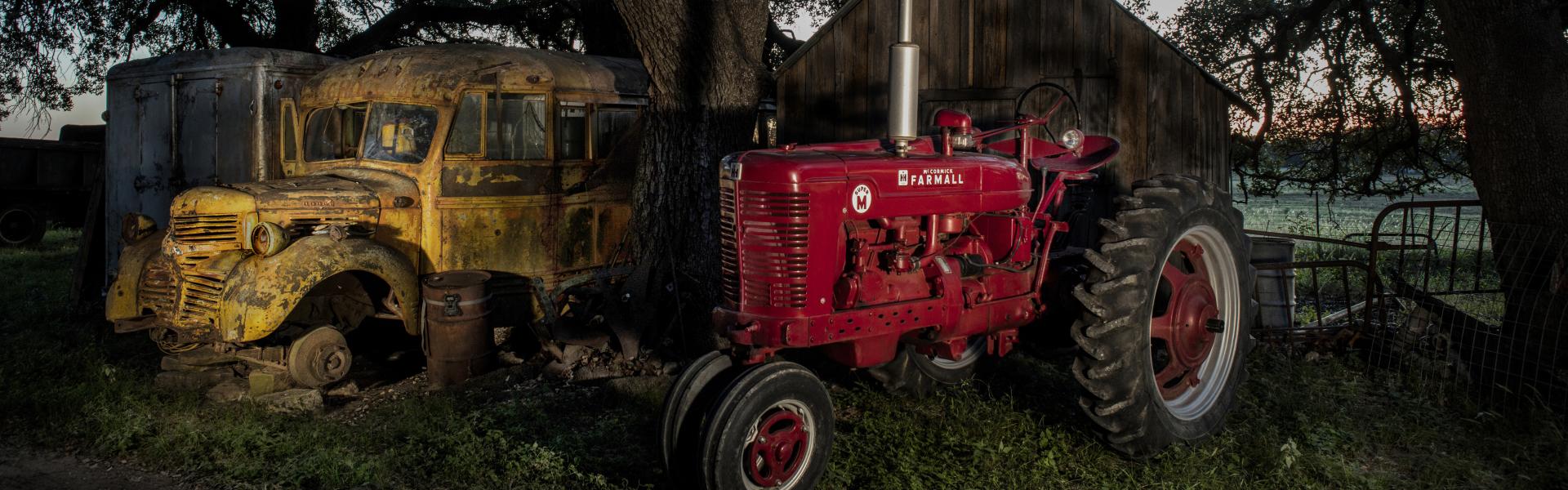 Media Name: farmall_m_charles_klein_banner.jpg