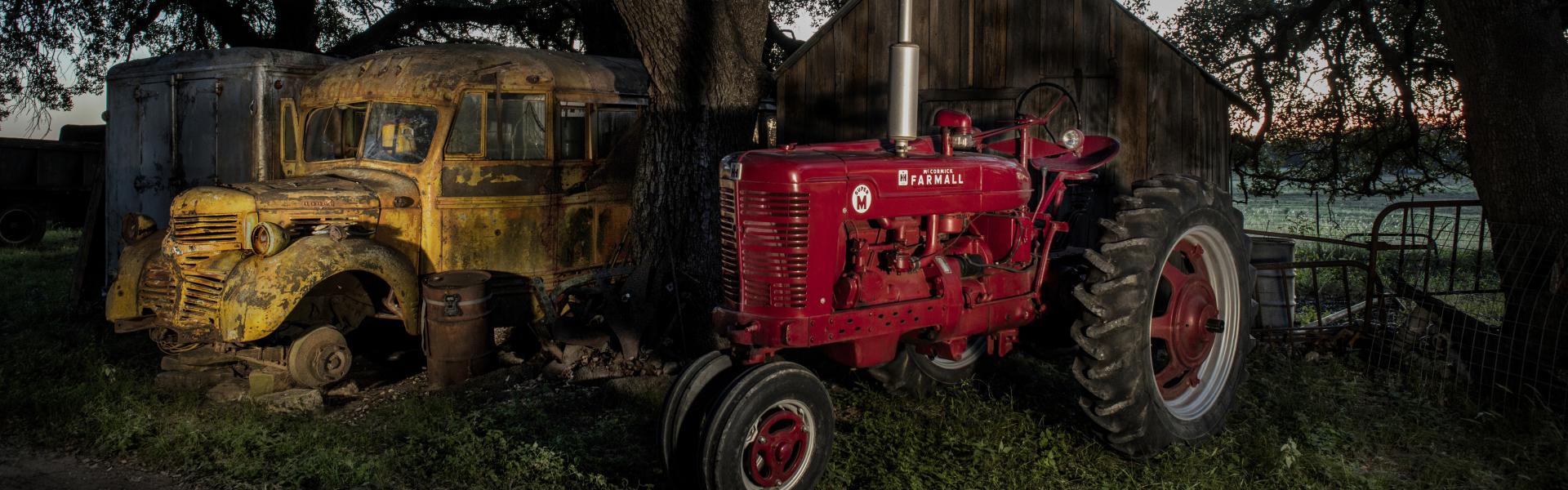 Media Name: farmall_m_charles_klein_banner.jpg